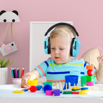 casque-anti-bruit-enfant-concentré